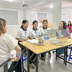 オリジナルの日本語講座、介護講座などを実施